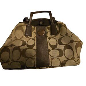 LNGU Coach signature F13533 three section purse.